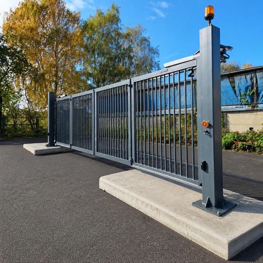 INDUSTRIAL BI-FOLDING GATE
