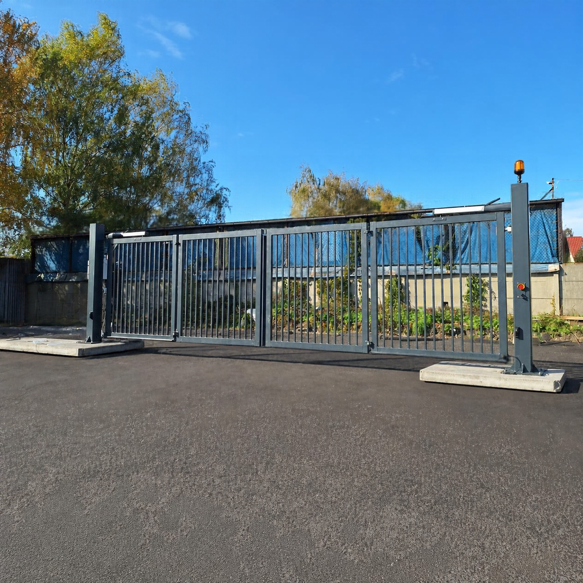 INDUSTRIAL BI-FOLDING GATE